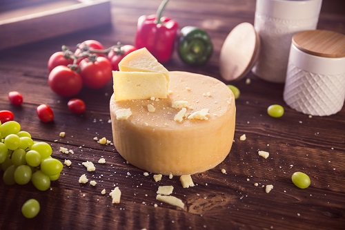 Kravský syr zrejúci kg -  ks = cca 200g
